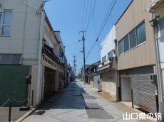 䐬