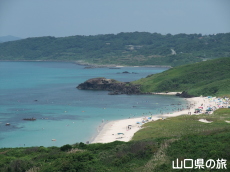 角島灯台から見た角島大浜海水浴場